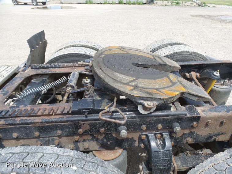 image for item DB2582 2000 Peterbilt 379 semi truck