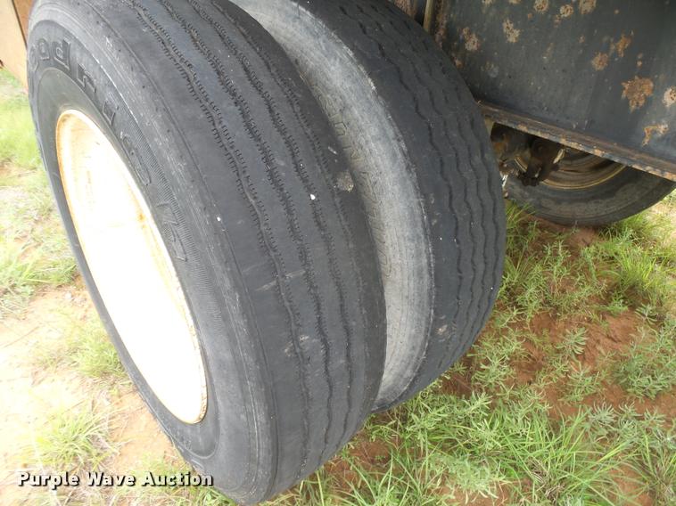 image for item DB2587 1995 Fontaine LFTW-5 flatbed trailer