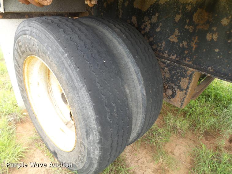 image for item DB2587 1995 Fontaine LFTW-5 flatbed trailer