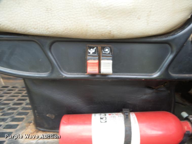 image for item DB2590 2008 Volvo VHD semi truck