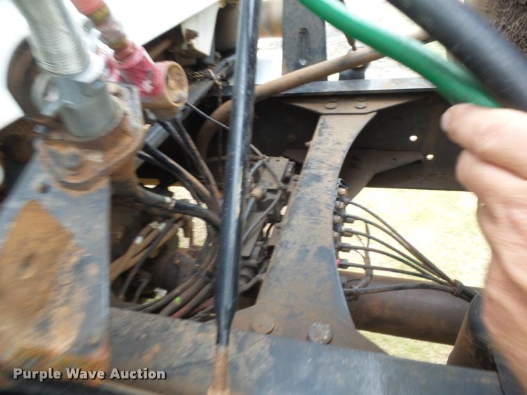 image for item DB2590 2008 Volvo VHD semi truck