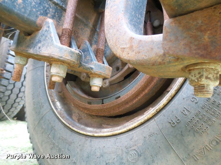 image for item DB2590 2008 Volvo VHD semi truck