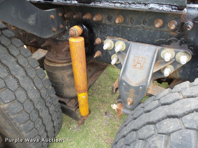 image for item DB2590 2008 Volvo VHD semi truck