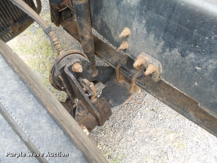 image for item DB2590 2008 Volvo VHD semi truck