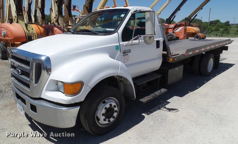 image for item DH9336 2005 Ford F650 Super Duty rollback truck