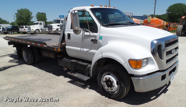 image for item DH9336 2005 Ford F650 Super Duty rollback truck
