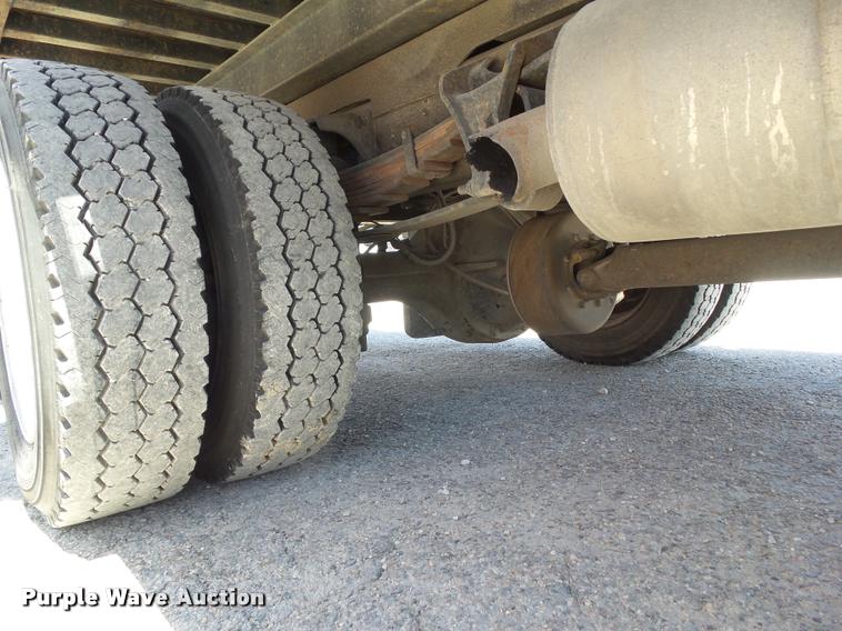 image for item DH9336 2005 Ford F650 Super Duty rollback truck