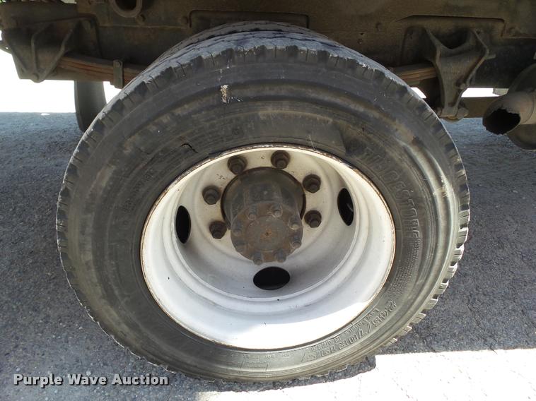 image for item DH9336 2005 Ford F650 Super Duty rollback truck