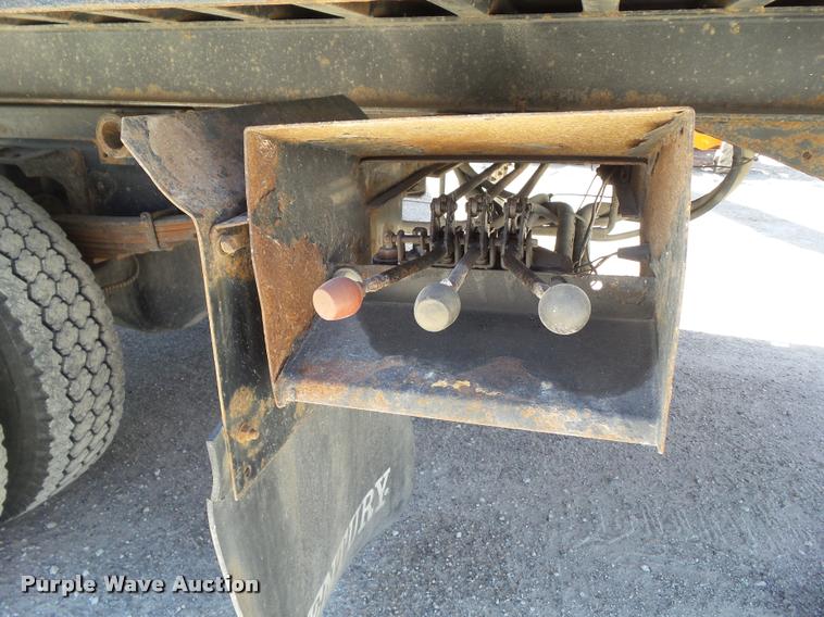 image for item DH9336 2005 Ford F650 Super Duty rollback truck