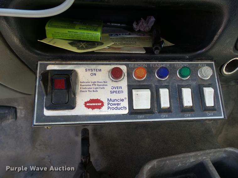 image for item DH9336 2005 Ford F650 Super Duty rollback truck