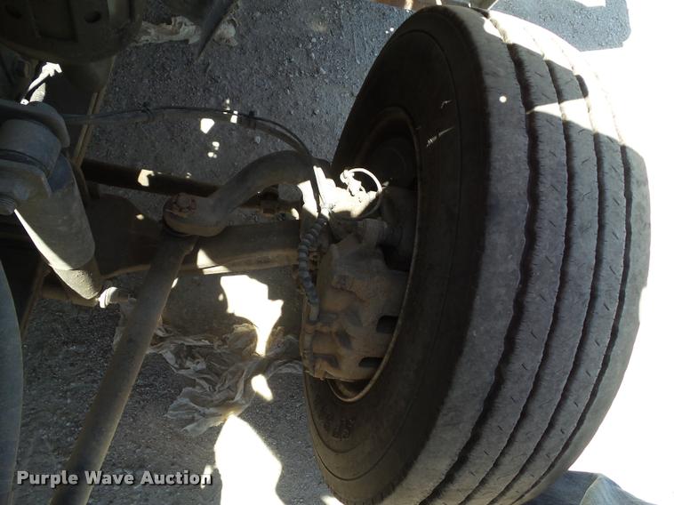 image for item DH9336 2005 Ford F650 Super Duty rollback truck