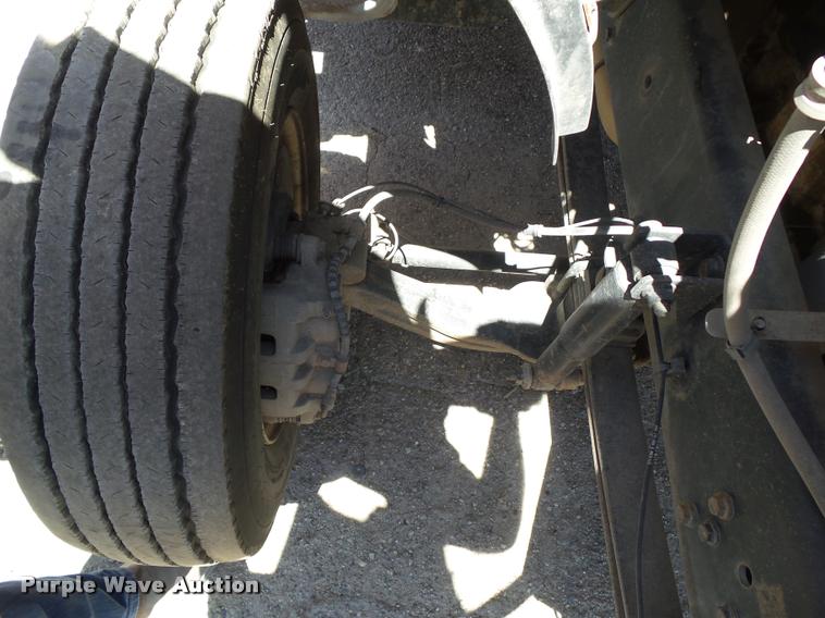 image for item DH9336 2005 Ford F650 Super Duty rollback truck