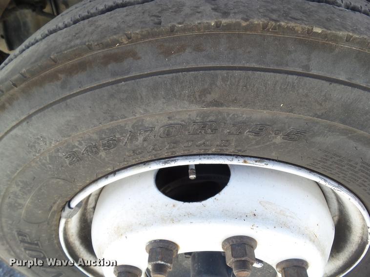 image for item DH9336 2005 Ford F650 Super Duty rollback truck