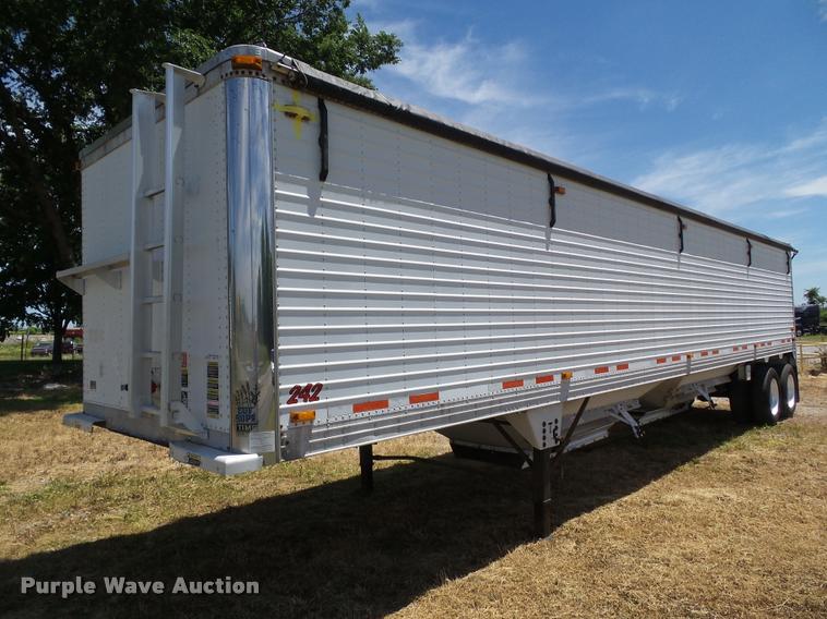 image for item DH9338 2004 Timpte double hopper grain trailer