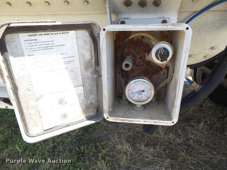 image for item DH9338 2004 Timpte double hopper grain trailer