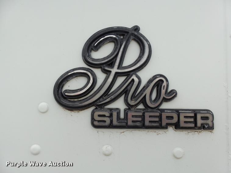 image for item DH9619 1999 International 9200 semi truck