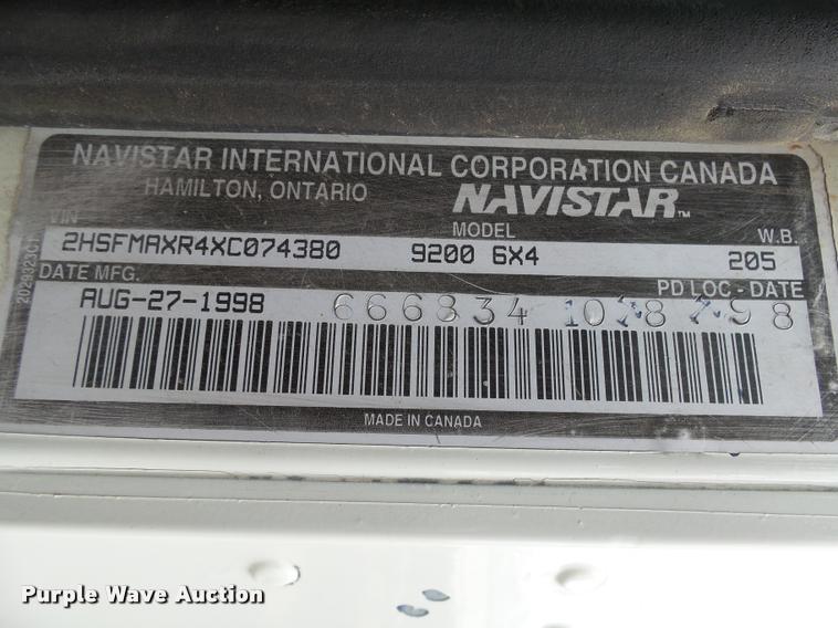 image for item DH9619 1999 International 9200 semi truck