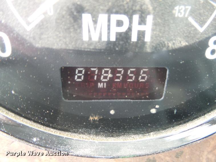 image for item DH9619 1999 International 9200 semi truck