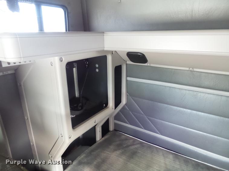 image for item DH9619 1999 International 9200 semi truck