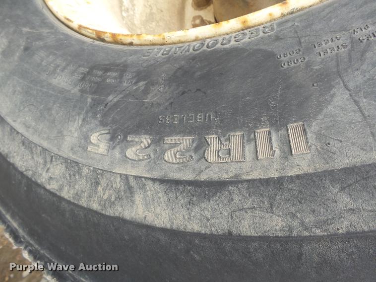 image for item DH9634 1993 Mack CH613 semi truck