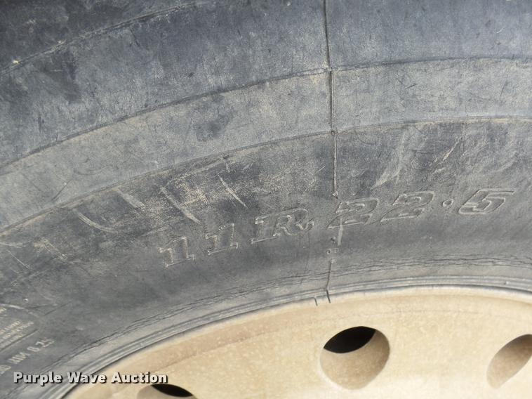 image for item DH9634 1993 Mack CH613 semi truck