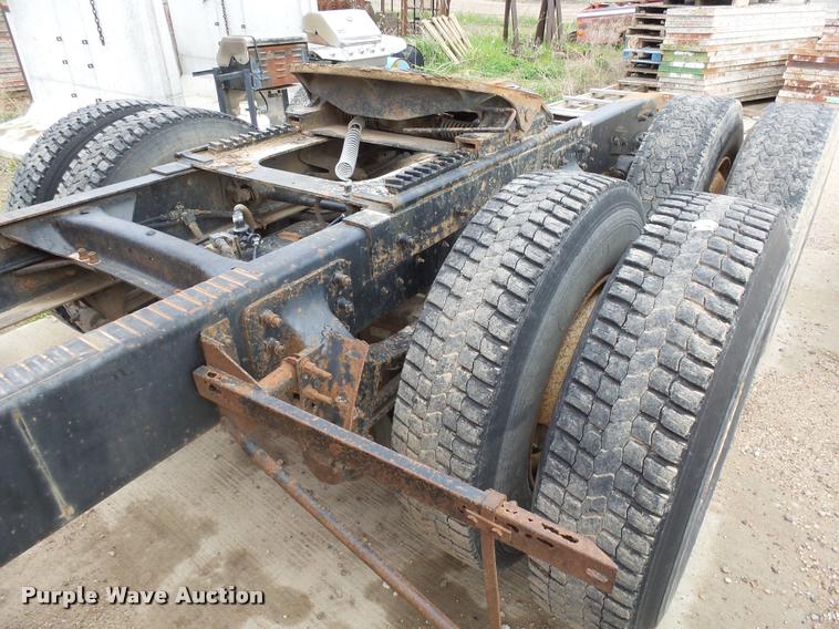 image for item DH9634 1993 Mack CH613 semi truck