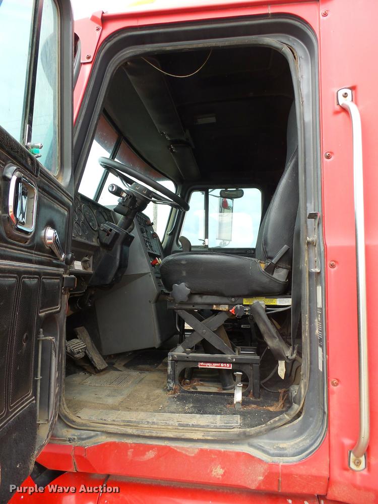 image for item DH9634 1993 Mack CH613 semi truck