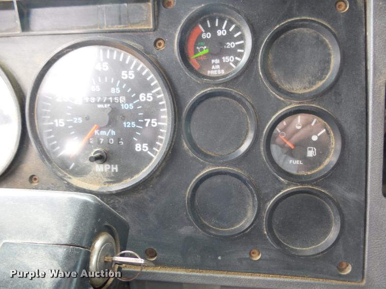 image for item DH9634 1993 Mack CH613 semi truck