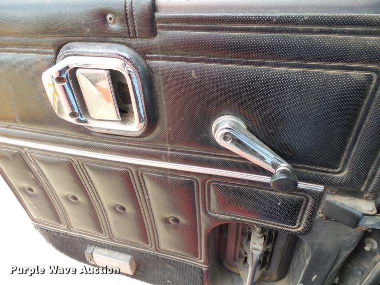 image for item DH9634 1993 Mack CH613 semi truck