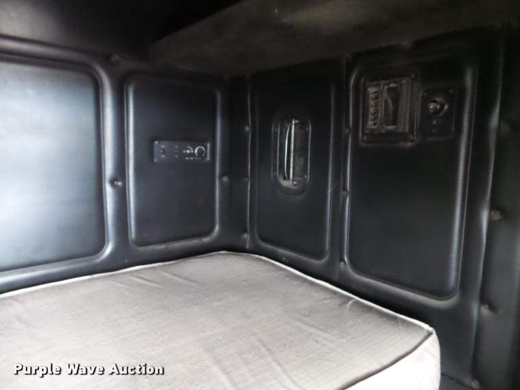 image for item DH9634 1993 Mack CH613 semi truck