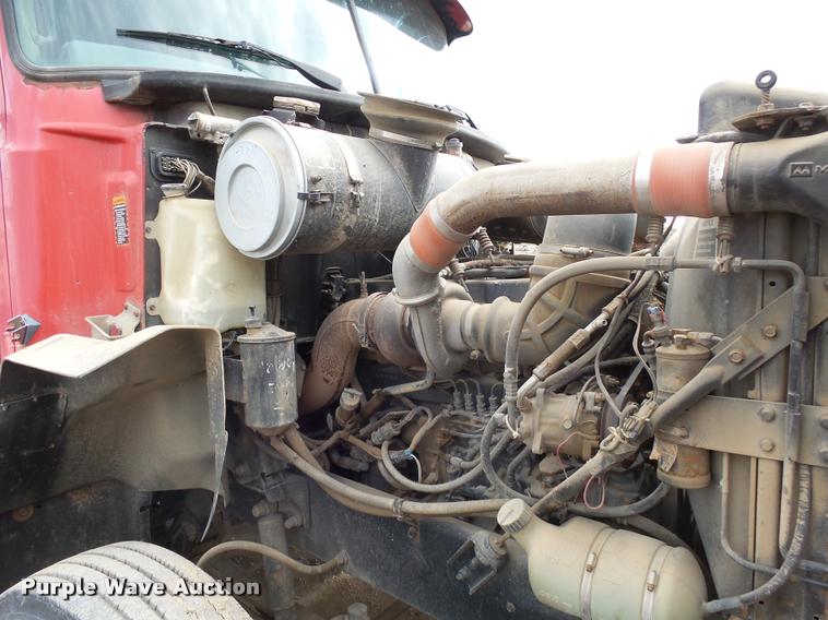 image for item DH9634 1993 Mack CH613 semi truck