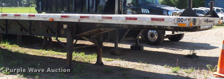 image for item DJ9510 1994 Transcraft flatbed trailer
