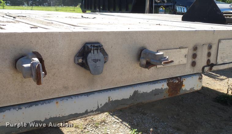 image for item DJ9510 1994 Transcraft flatbed trailer