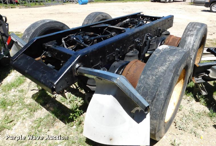 image for item DM9489 Kenworth T600 frame and axles