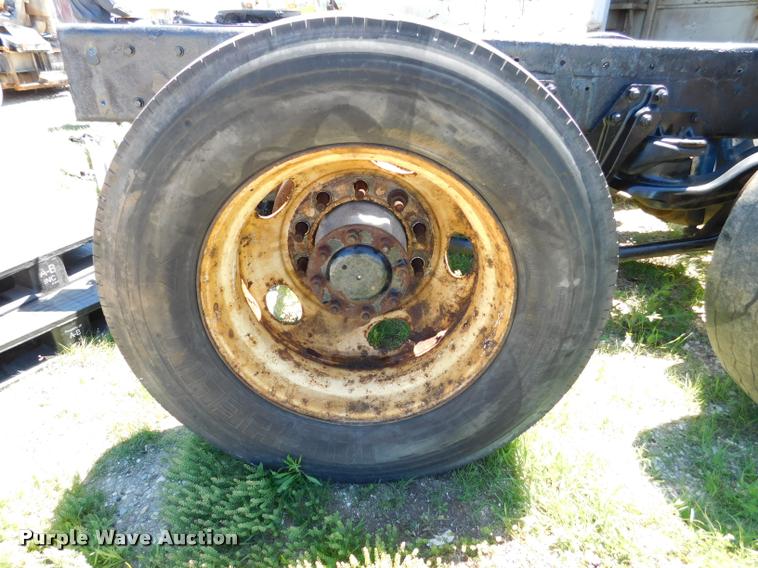 image for item DM9489 Kenworth T600 frame and axles