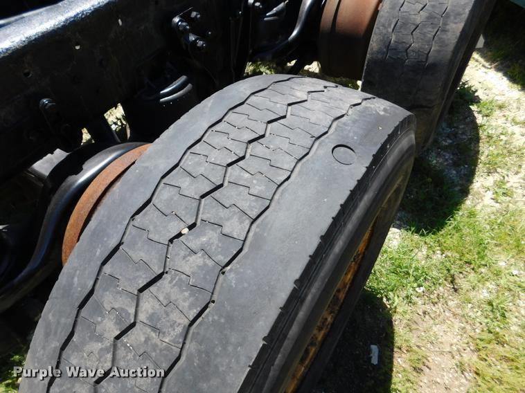 image for item DM9489 Kenworth T600 frame and axles