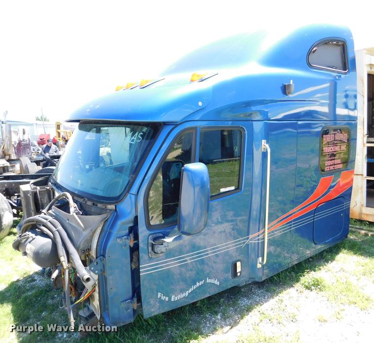 image for item DM9490 2005 Peterbilt 387 cab