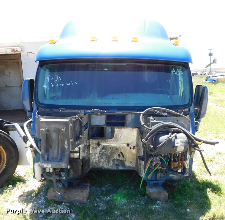 image for item DM9490 2005 Peterbilt 387 cab