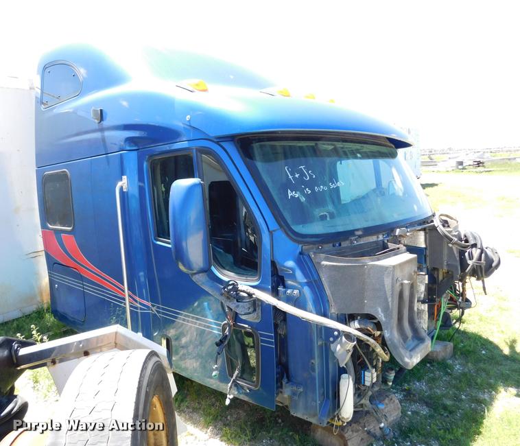 image for item DM9490 2005 Peterbilt 387 cab