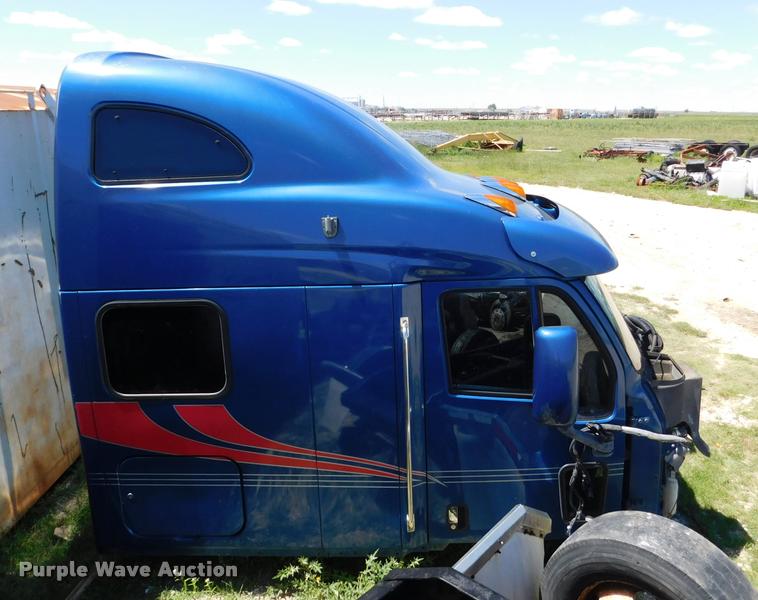 image for item DM9490 2005 Peterbilt 387 cab