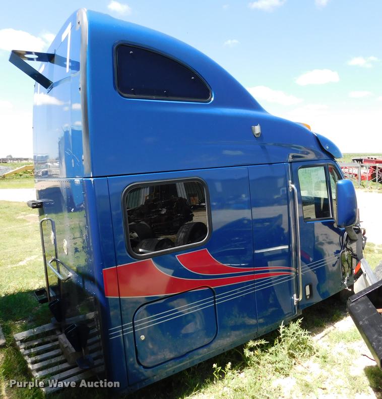 image for item DM9490 2005 Peterbilt 387 cab