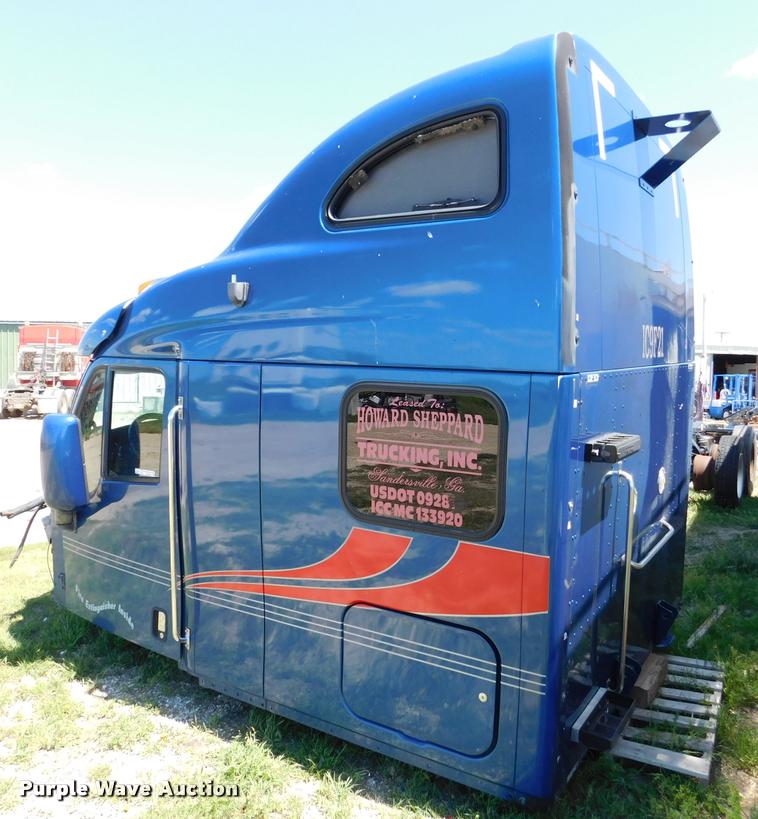 image for item DM9490 2005 Peterbilt 387 cab