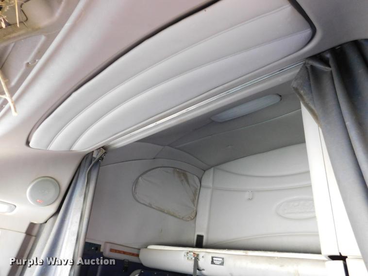 image for item DM9490 2005 Peterbilt 387 cab