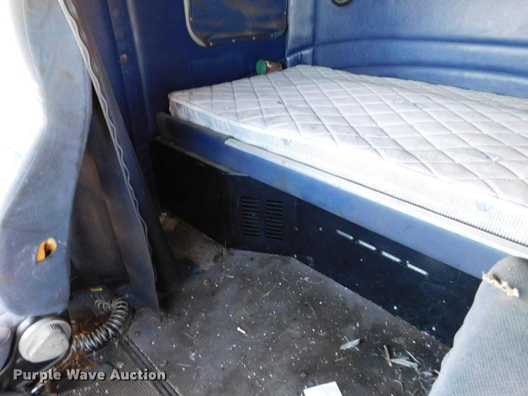 image for item DM9490 2005 Peterbilt 387 cab