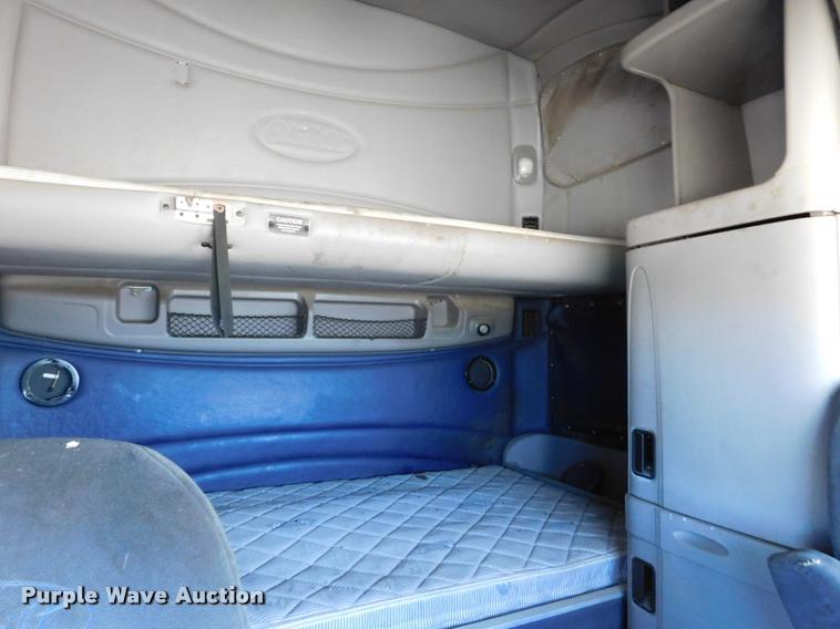 image for item DM9490 2005 Peterbilt 387 cab