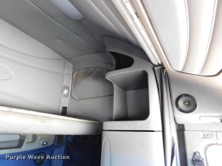 image for item DM9490 2005 Peterbilt 387 cab