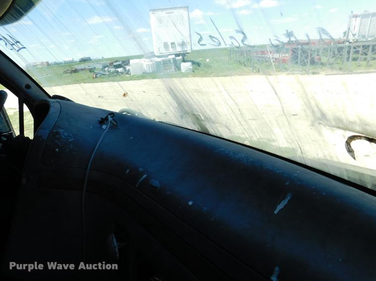 image for item DM9490 2005 Peterbilt 387 cab