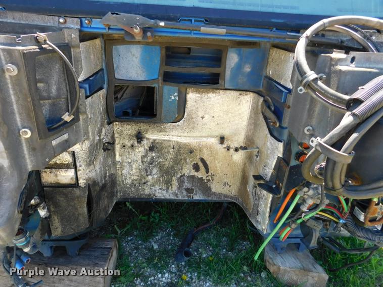 image for item DM9490 2005 Peterbilt 387 cab