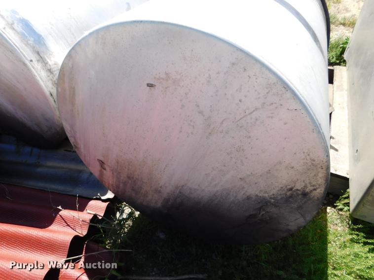 image for item DM9492 (2) 150 gallon fuel tanks