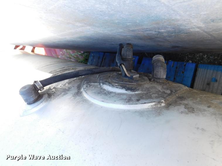 image for item DM9492 (2) 150 gallon fuel tanks